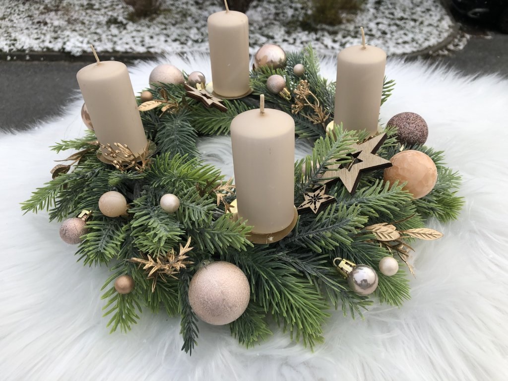 Vánoční adventní věnce na stůl